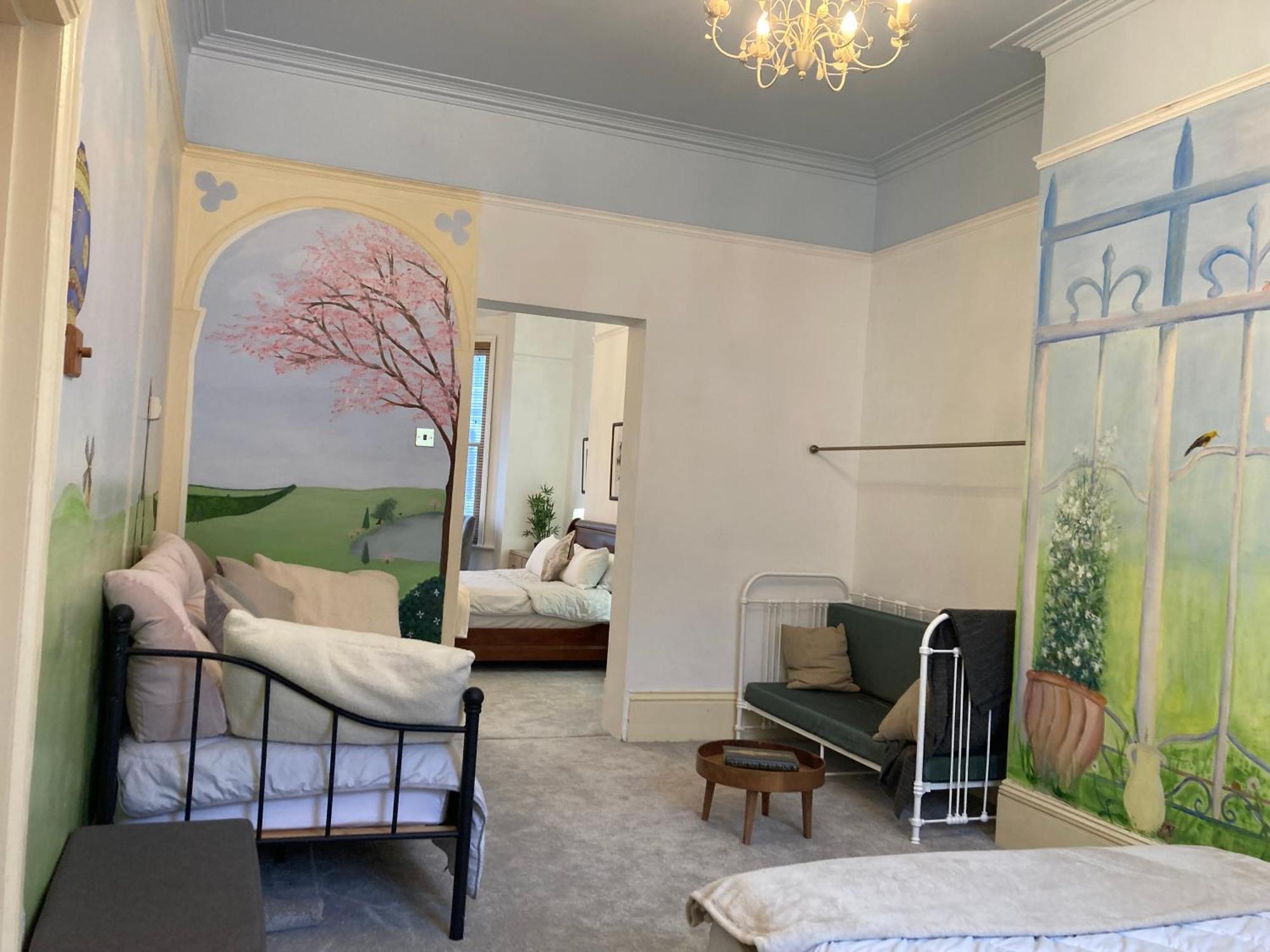 Burlington Palace Eastbourne Seafront Villa With Garden. Экстерьер фото